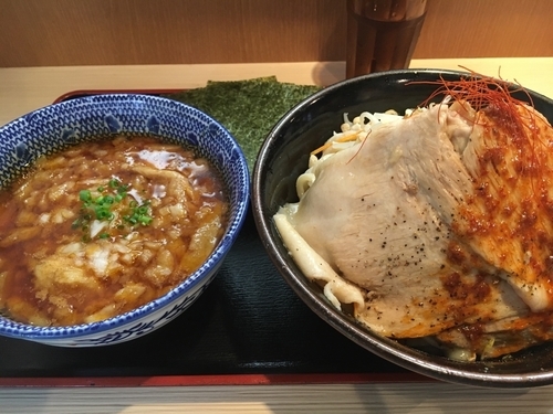「つけ麺噴火ZAN＋特製トッピング【1050円】」@らー麺土俵 鶴嶺峰の写真