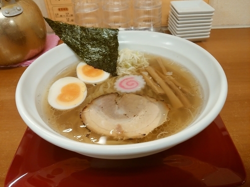 「白醤油らーめん玉子のせ(並盛・140g)690円」@らーめん我礫の写真