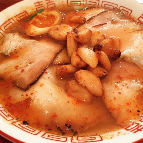 「焼豚ラーメン 大辛 ニンニク」@焼豚ラーメン 三條の写真