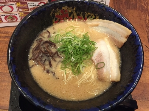 「とんこつ醤油ラーメン¥600」@博多ちょうてん 博多本店の写真