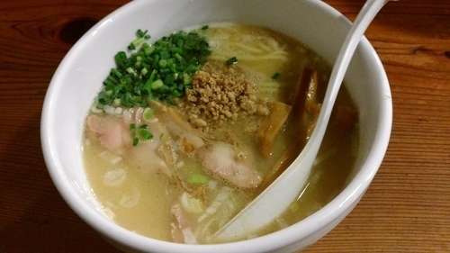 「白鶏ラーメン」@鶏の穴の写真