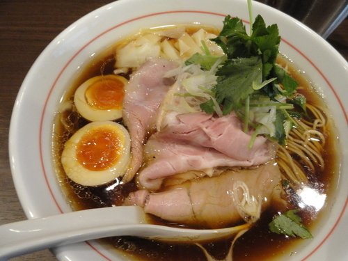 「特撰ラーメン黒」@八咫烏の写真