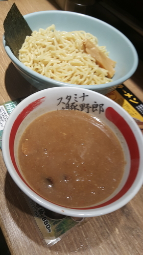 「煮干しつけ麺」@野郎ラーメン 新橋駅前店の写真