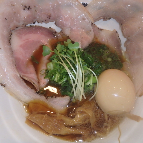 「WITCH’S　RED(800円)、味玉(50円)他」@世界一暇なラーメン屋の写真