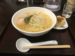 「あら炊き塩らぁめん(麺大盛) へしこ焼きおにぎり付き」@麺屋 海神の写真