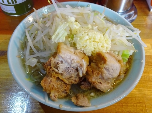「ラーメン（750円）ニンニク」@ラーメン髭の写真