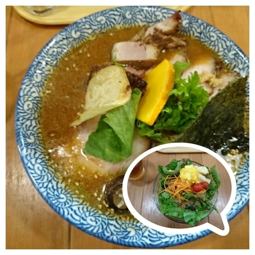 「カリフリちゃーしゅーはるゆたか味噌+森盛サラダ」@らーめん森や。の写真