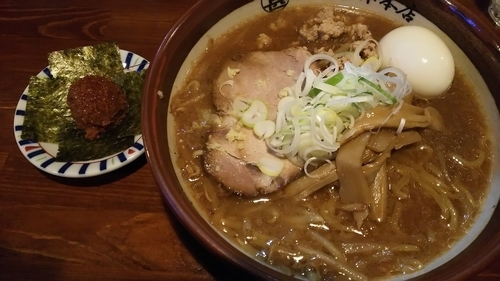 「甚作ニンニク煮玉子辛味噌ラーメン」@札幌らーめん 品川甚作本店の写真