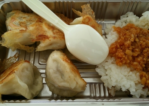 「[一味玲玲]にんにく餃子5個（ライス付）　800円」@にんにく史上最香の楽園 ガーリックパラダイスの写真