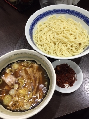「つけ麺中盛（並・中同一料金）850円　別皿辛味100円」@中華そば べんてんの写真
