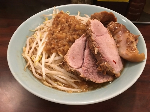 「小ラーメン(野菜少なめアブラマシ)＋豚マシ￥750+150」@立川マシマシ SSRの写真