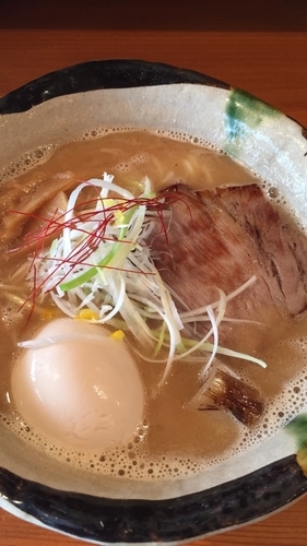「Wスープ味玉ラーメン」@麺道 ともよし 東三国店の写真