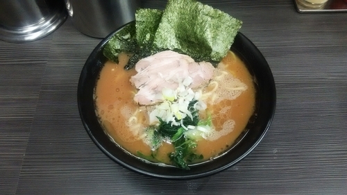 「ラーメン(チャーシュー1枚サービス)」@桜道家の写真
