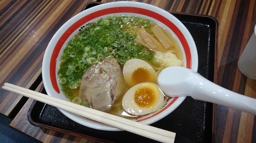 「ラーメン並(７１０円)」@ちゃんぽん亭総本家 甲賀土山SA店の写真