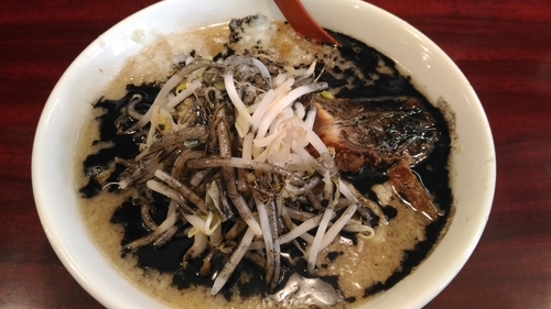 「ラーメンミニ黒」@ゴリラーメンの写真