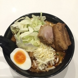 辛みそ全部入りラーメン1030円