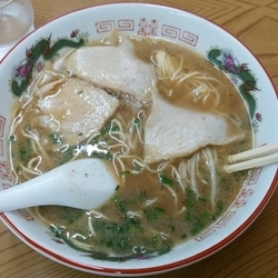 ラーメン大