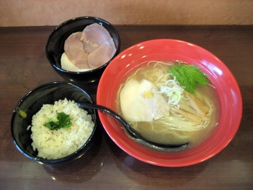 「鯛らーめん塩750円＋ミックスチャーシュー200円」@鯛らーめん 寿の写真