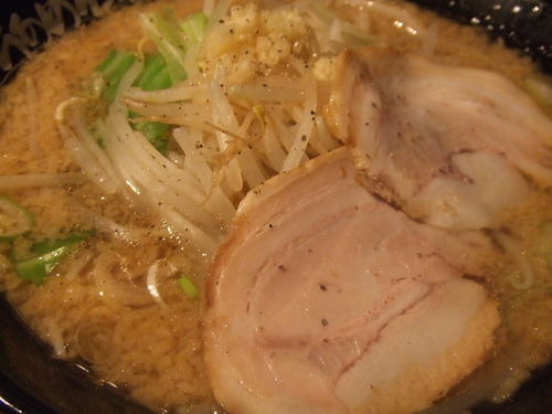 「【期間限定】嵐げんこつらぁめんDEVIL 740円」@らあめん花月嵐 鶴見西口店の写真