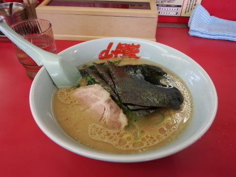 「醤油ラーメン」@ラーメン山岡家 樽川店の写真
