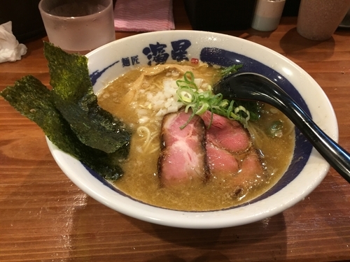 「濃厚煮干しそば」@濃厚煮干しそば 麺匠 濱星 関内店の写真