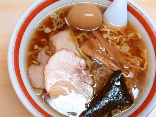 「中華そば（大）＋味付玉子」@春木屋 荻窪本店の写真