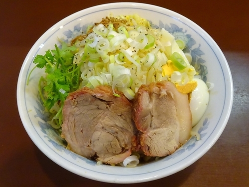 「まぜそば（880円）野菜多め」@らーめん陸の写真