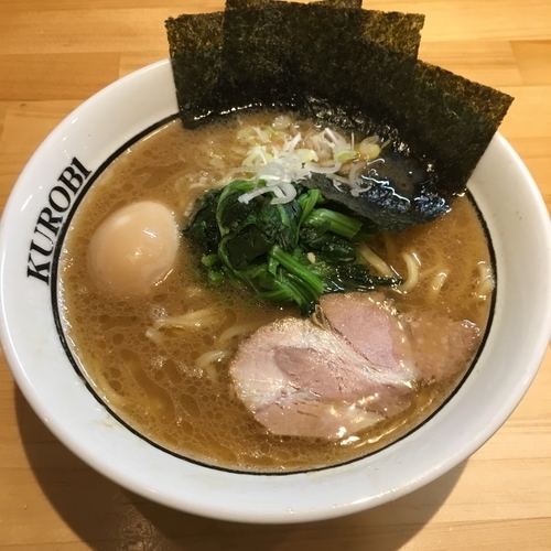 「ラーメン (720円) 味付玉子 (80円)」@横浜家系らーめん 黒帯の写真