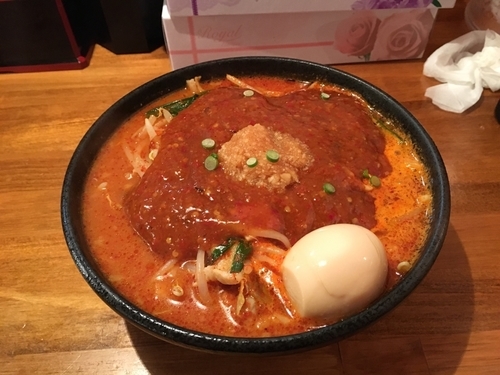 「味玉どて辛めん」@どてちん 習志野店の写真