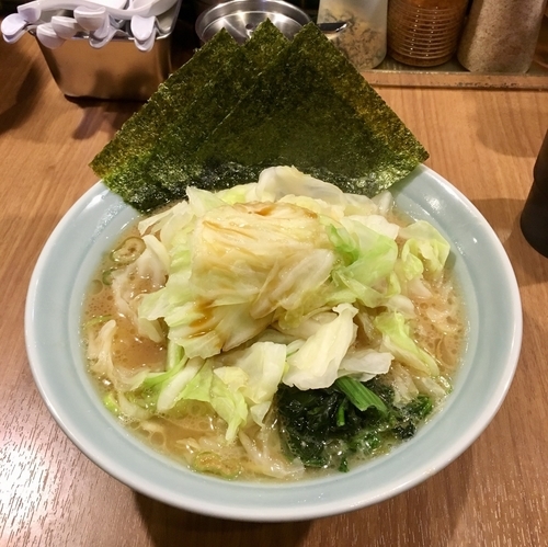 「キャベツラーメン 750円」@横浜家系 ラーメン銀家の写真