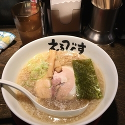 醤油ラーメン 780円