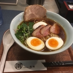 日本一醤油そば黒＋ポーチドエッグ