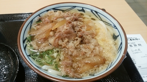 「肉盛かけうどん(並盛)620円→570円」@丸亀製麺 イーサイト高崎店の写真