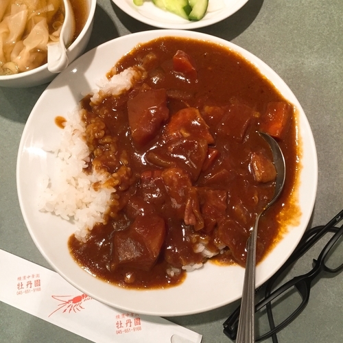 「牛腩咖喱飯＋迷你云呑　牛バラカレーとミニワンタン」@牡丹園の写真
