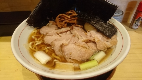 「中華そば＋全部のせ」@中華そば 葉山の写真