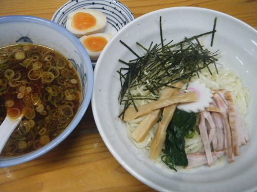 「つけ麺（冷）700円+半熟煮玉子100円」@とら食堂の写真