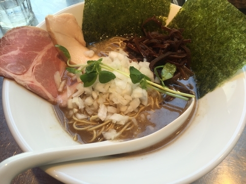 「【数量限定】極濃煮干し豚骨+和え玉（800+200円）」@さんじの写真