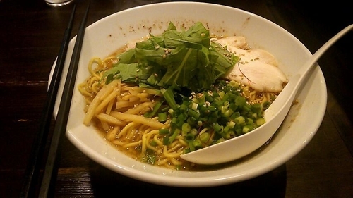 「鶏そば大盛り880円」@らーめん 鷹の羽の写真