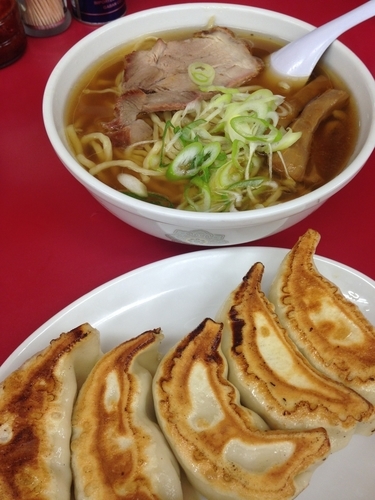 「ラーメン ＋ 餃子」@一品香 小山の写真