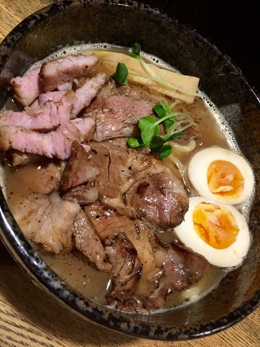 「らーめん（いつものバージョン）￥950」@燈の車の写真