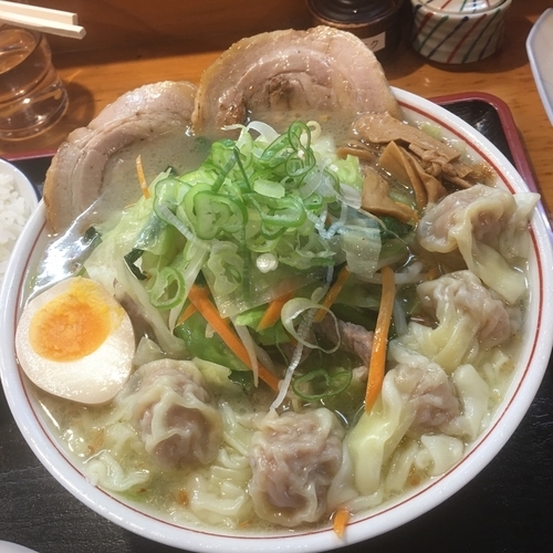 「タンメン 大盛り トッピングにチャーシューとワンタン」@麺家 香湯らーめんの写真