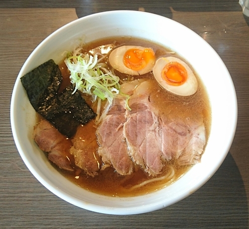 「チャーシュー麺+味玉」@荻窪らーめん 栄龍軒の写真