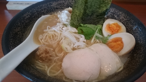 「濃厚鶏骨醤油そば味たまいり、麺大盛」@濃厚鶏そば 麺屋武一 汐留店の写真