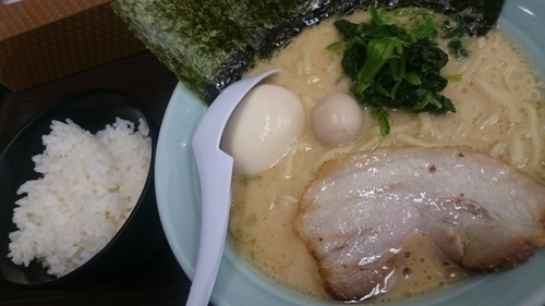「味たまラーメン」@横浜家系ラーメン お茶の水 魂心家の写真