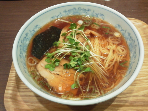 「手もみラーメン 390円」@福しん 大久保駅前店の写真
