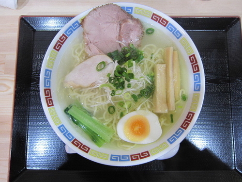 「塩らーめん 700円」@麺屋くしろの写真