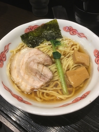 「龍ひげらぁめん醤油（エビ油）」@龍のひげの写真