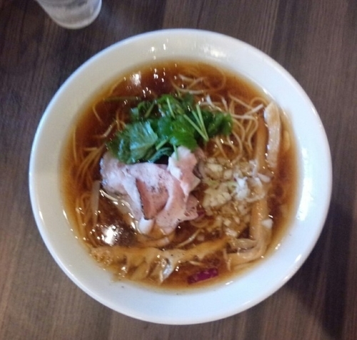 「醤油鶏そば750円」@自家製麺 鶏冠の写真