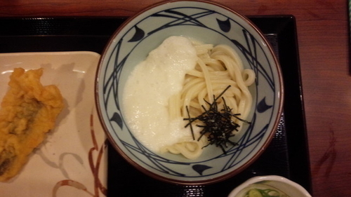 「とろろ醤油・並温350円」@丸亀製麺 米沢店の写真