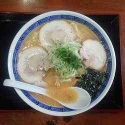 みそらーめん大盛780円・チャーシュー１枚サービス